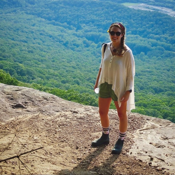 Meet your Posher, Erica - Picture 3 of 3